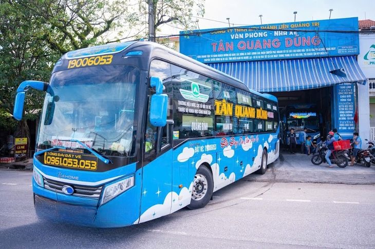 Xe Thành Liên Buslines Mặt trước xe Bên hông xe Limousine 32 phòng