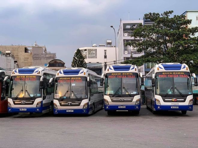 Xe Phúc Thuận Thảo Mặt trước xe Ghế ngồi 45 chỗ