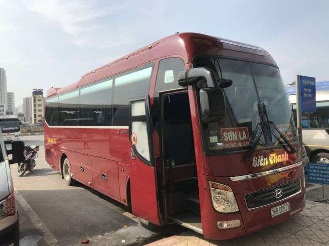 Xe Liên Thanh (Mộc Châu) Bên hông xe Ghế ngồi 28 chỗ
