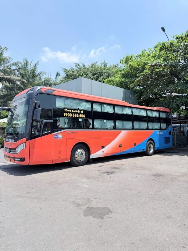Xe Việt Tân Phát Mặt trước xe Bên hông xe 