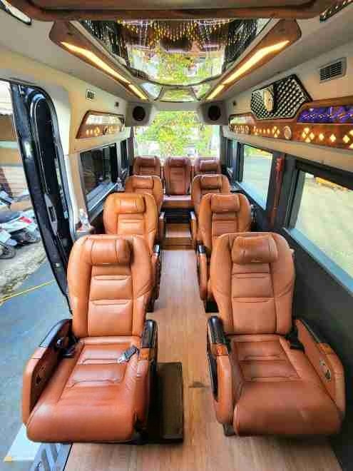 Xe Thái Dương (Sài Gòn) Nội thất Tiện ích Limousine 10 chỗ