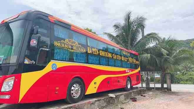 Xe Hiền Vân Bên hông xe Giường nằm 40 chỗ