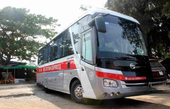 Xe Cát Bà Express Mặt trước xe Ghế ngồi 29 chỗ 