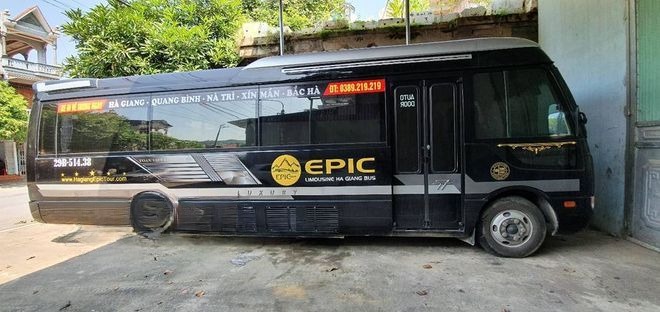 Xe Bằng Phấn Bên hông xe 