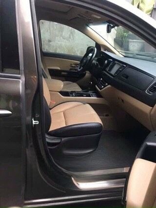 Xe Cát Thiên Hải Limousine Nội thất Xe CARNIVAL VIP 5 chỗ 