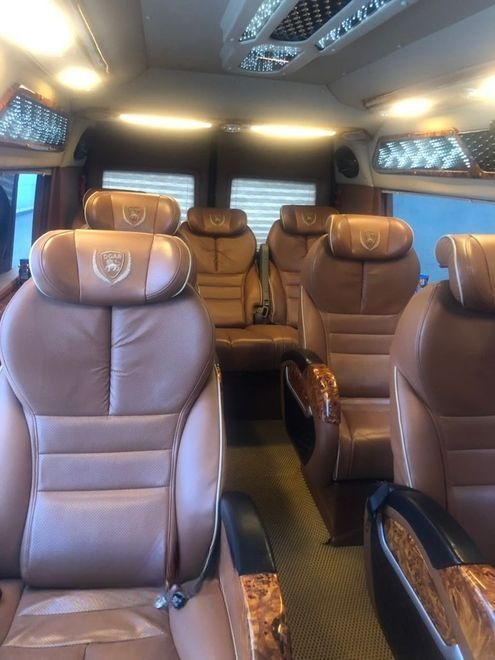 Xe Hữu Bình Limousine Ghế ngồi Tiện ích Limousine VIP 9 chỗ