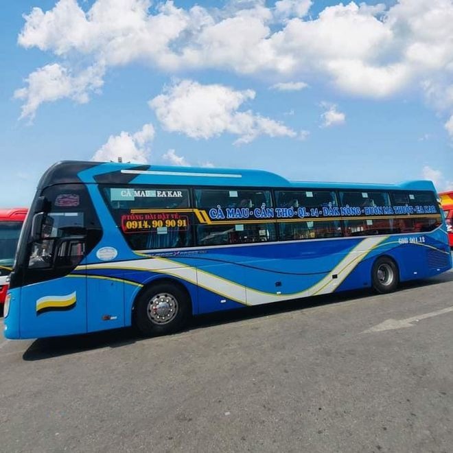 Xe Tuấn Hiệp Bên hông xe Limousine giường nằm 32 chỗ