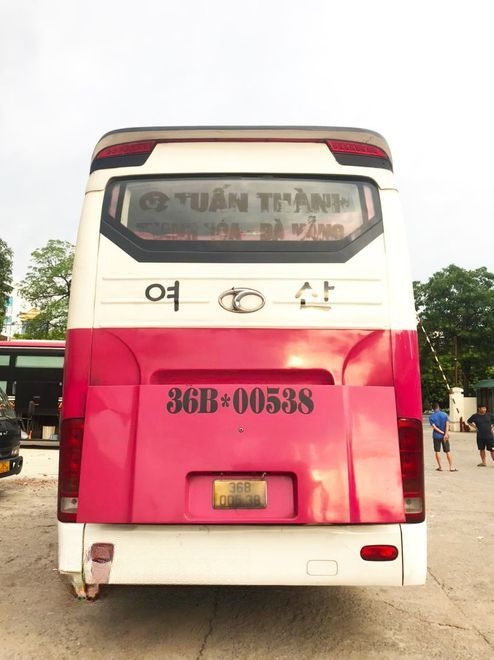 Xe Tuấn Thành Mặt sau xe Giường nằm 40 chỗ