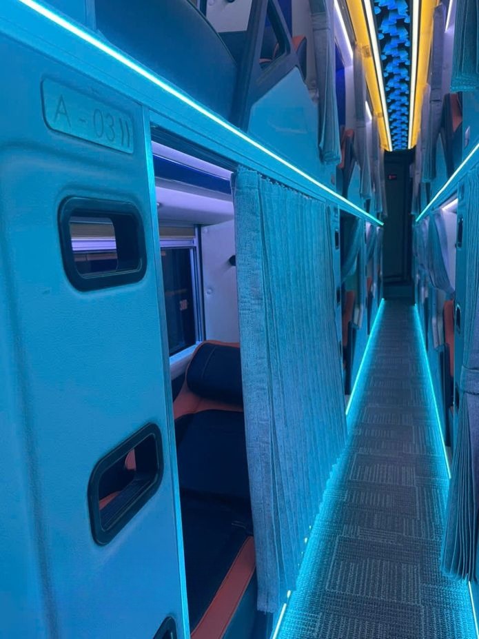 Xe Hiếu Viện Tiện ích Nội thất Limousine 32 phòng