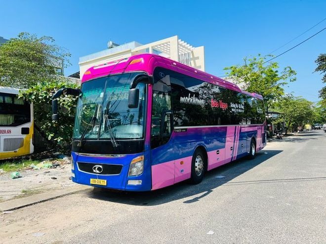 Xe Bảo Ngọc (Đà Nẵng) Mặt trước xe Bên hông xe 