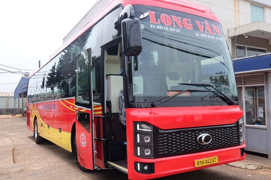 Xe Long Vân - Gia Lai Bên hông xe Giường nằm 34 chỗ 