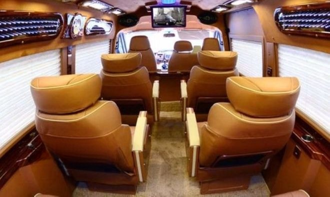Limousine 9 chỗ Tấn Lợi Limousine