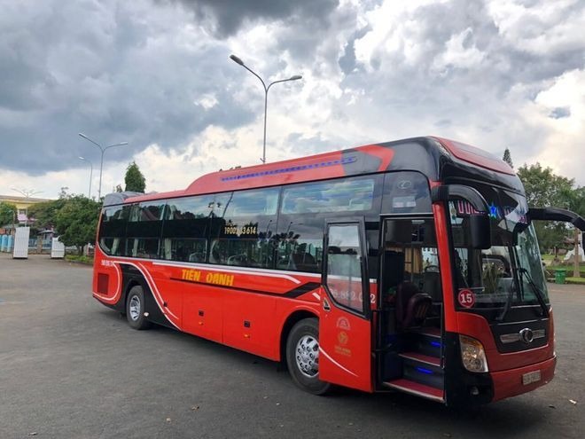 Xe Lovabus Mặt trước xe Bên hông xe Giường nằm 40 chỗ