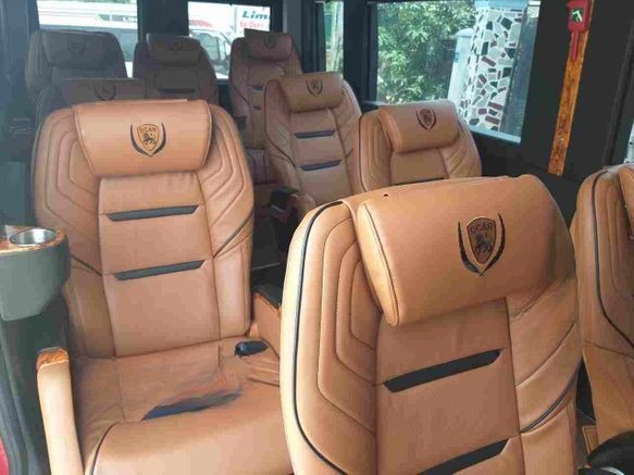 Xe Thủy Hà Linh Nội thất Ghế ngồi Tiện ích Limousine 11 chỗ