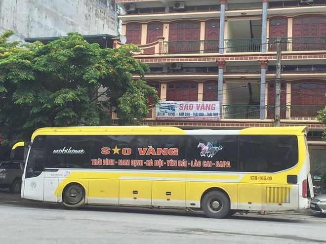 Xe Sao Vàng (Thái Bình) Bên hông xe Giường nằm 38 chỗ