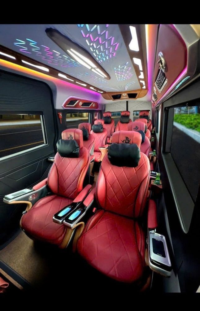 Xe Trung Nga Tiện ích Nội thất Limousine 12 ghế