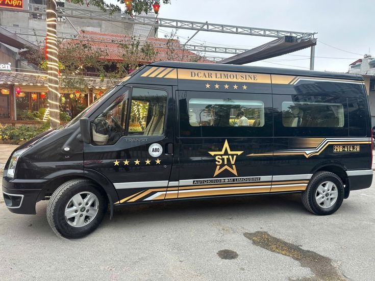 Xe Rin Hà Travel Car Bên hông xe Limousine 9 chỗ