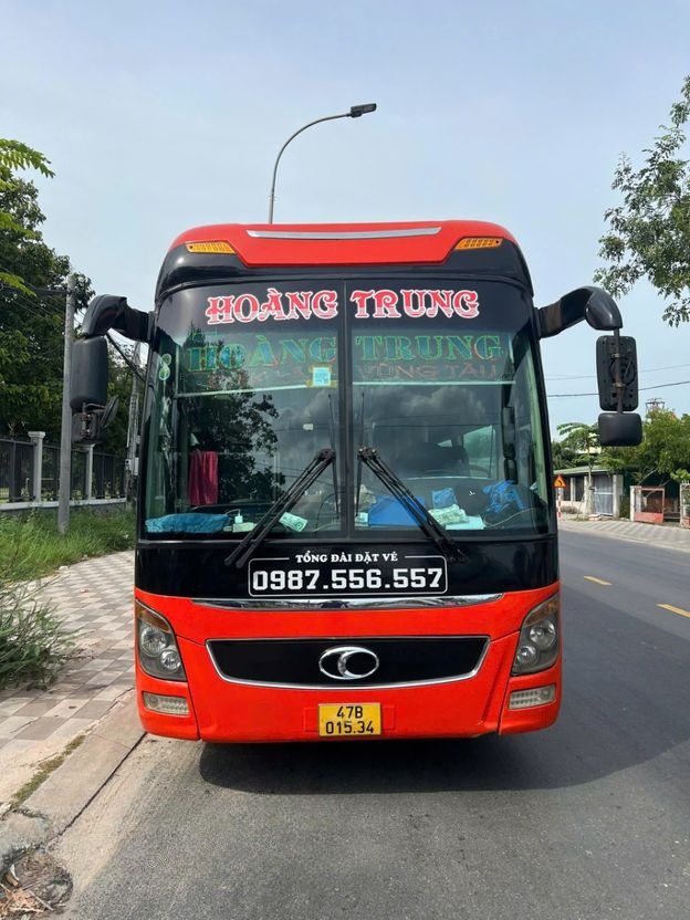 Xe Hoàng Trung (Vũng Tàu) Mặt trước xe Giường nằm 44 chỗ