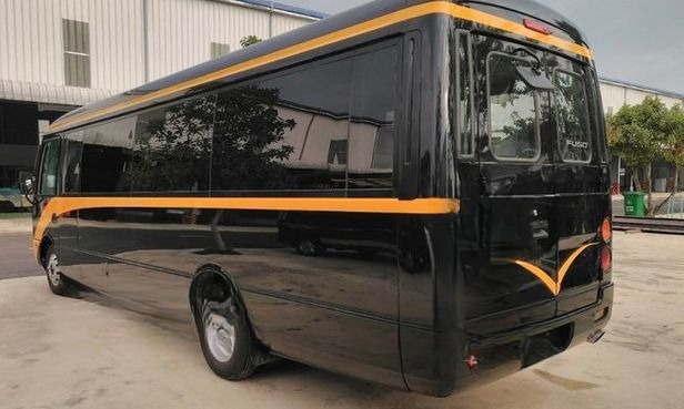 Limousine 9 chỗ VIP Pháp Việt Limousine