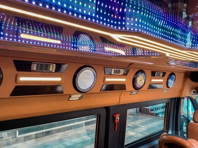 Xe G5Car Tiện ích Limousine 12 chỗ