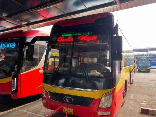 Xe Tuấn Nga (Kiên Giang) Mặt trước xe Bên hông xe Giường nằm 41 chỗ