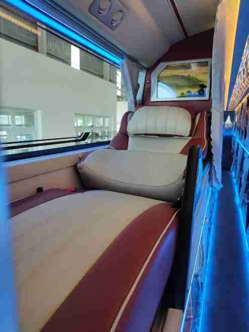 Xe Long Vân Limousine Giường nằm Nội thất Limousine phòng đơn 34 chỗ