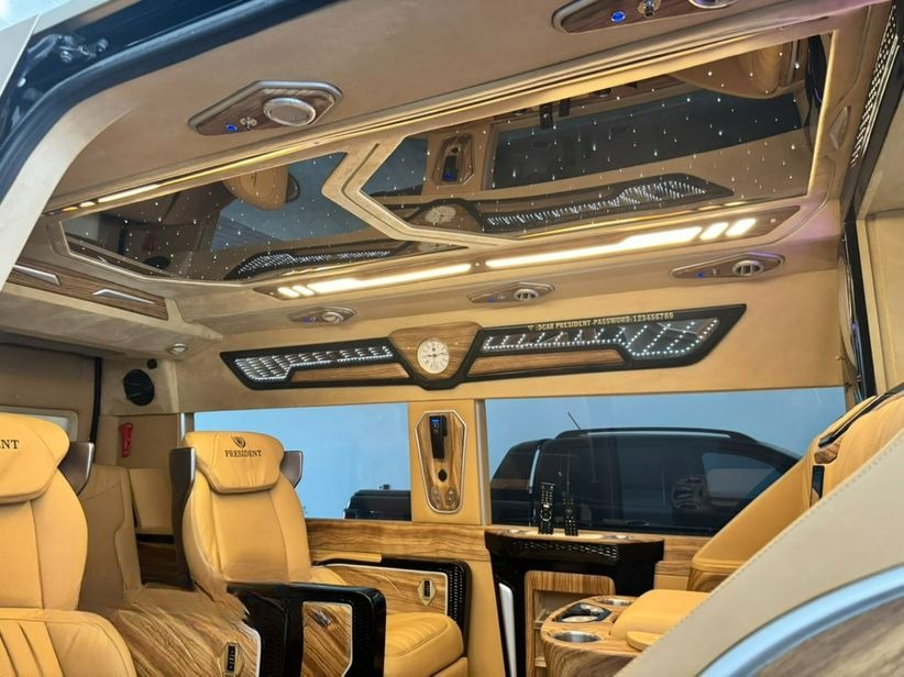 Xe Anh Quốc Limousine Tiện ích Nội thất Limousine 10 chỗ