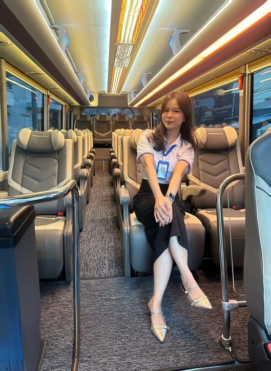Xe GoroTrip Limousine VIP Nội thất Tiện ích Ghế ngồi Limousine 19 Chỗ 
