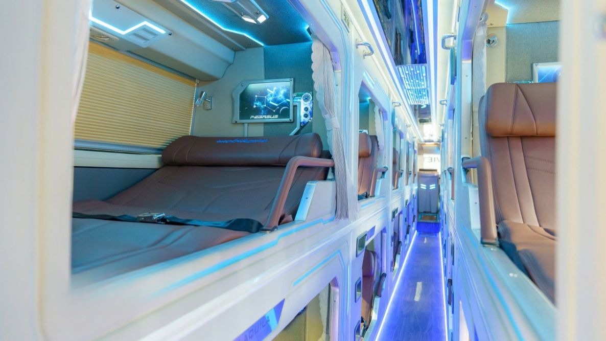 Xe Sao Việt Nội thất Limousine giường phòng 21 chỗ