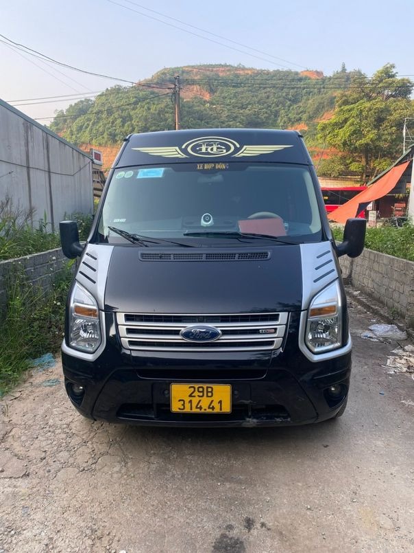 Xe Quang Nghị Mặt trước xe Limousine 9 chỗ