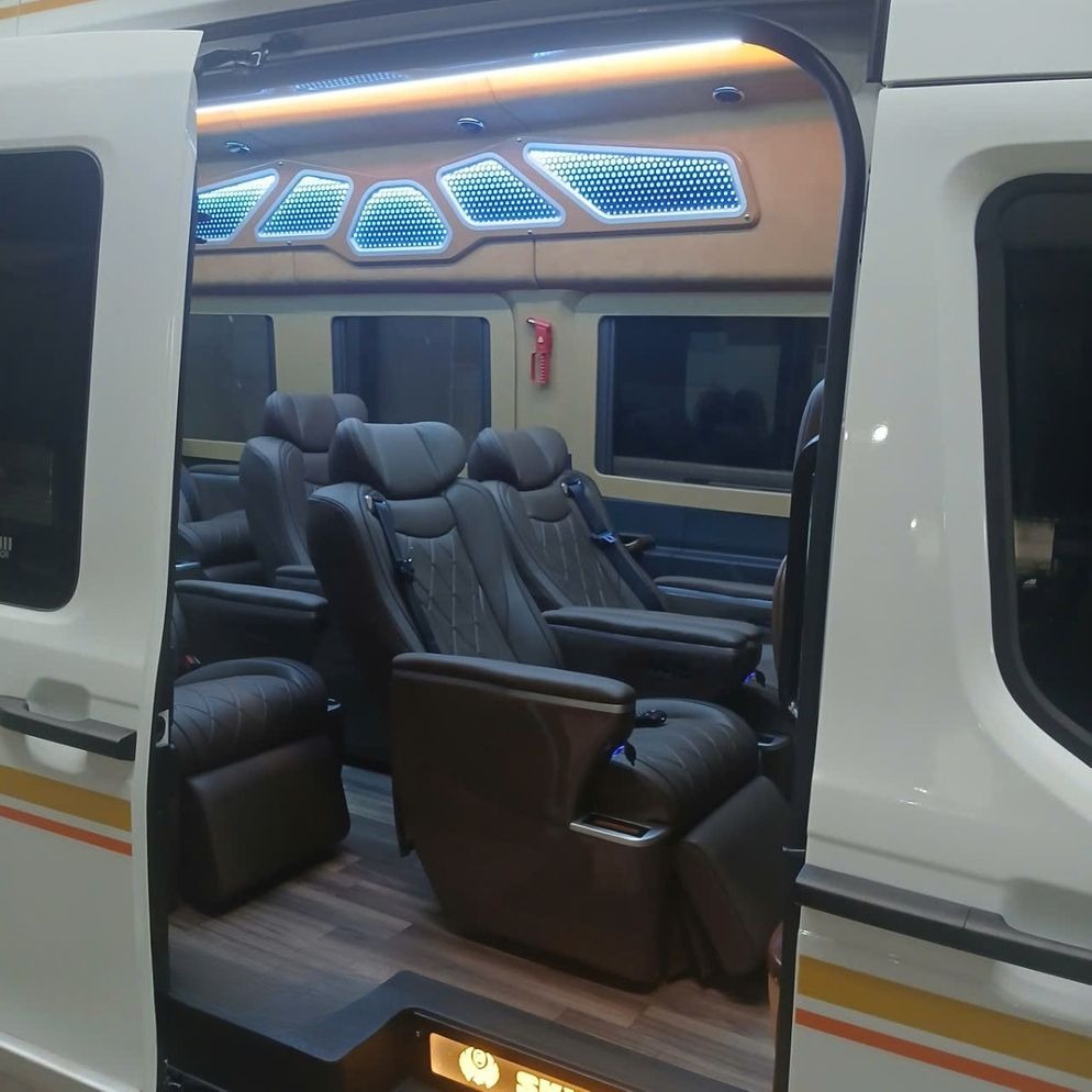 Xe Taly Ghế ngồi Tiện ích Nội thất Limousine 12 chỗ