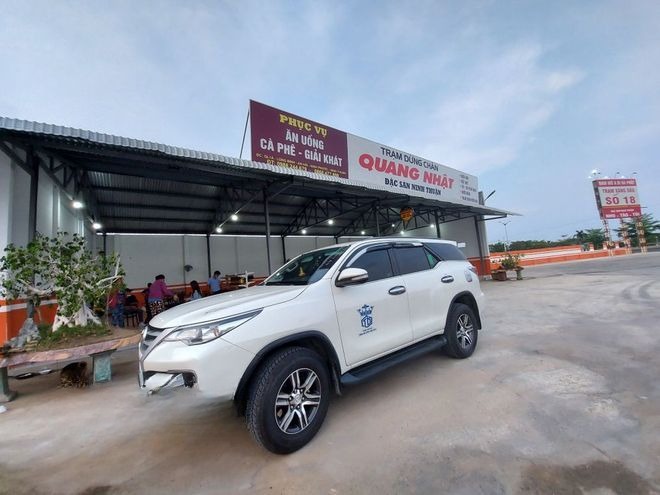Xe Thiện Dương Bên hông xe Ghế ngồi 7 chỗ