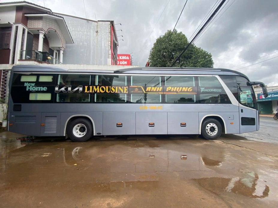 Xe Anh Phụng Bên hông xe Limousine 24 phòng