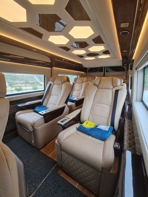 Xe Việt Ngân Luxury Limousine Tiện ích Limousine 9 chỗ