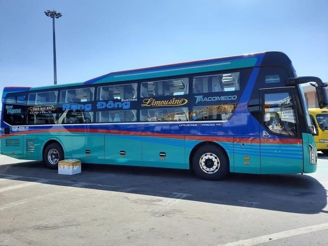 Xe Rạng Đông Buslines Bên hông xe Giường nằm 40 chỗ