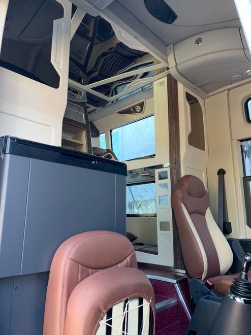 Xe Rạng Đông Buslines Nội thất Limousine giường nằm 34 chỗ