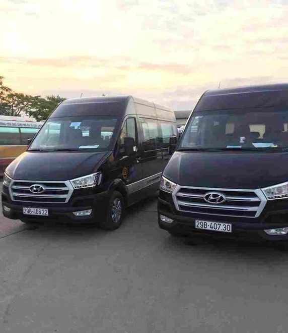 Xe KumHo Việt Thanh Mặt trước xe Limousine 9 chỗ