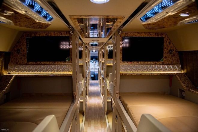 Xe Vexeonline Thuê Xe Khanh Phong Limousine giường phòng 20 chỗ (WC)