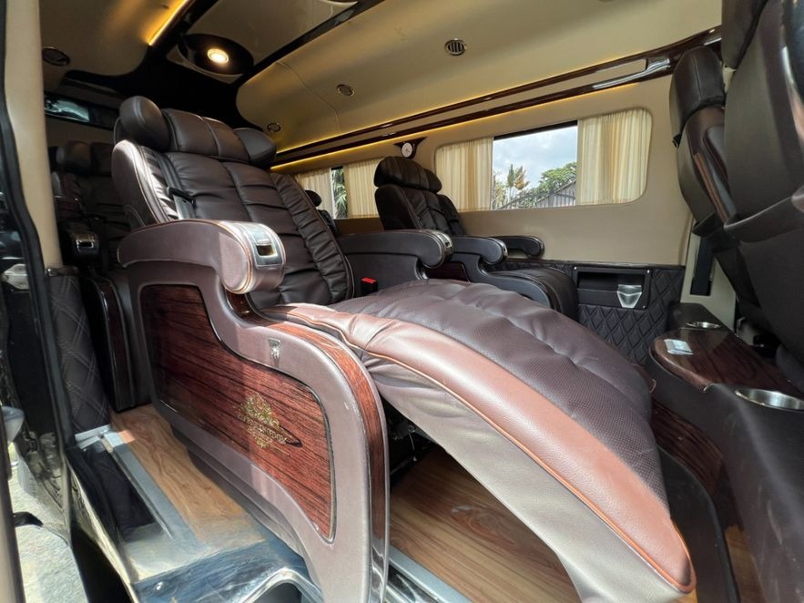 Xe Minh Châu Limousine Tiện ích Limousine 9 chỗ