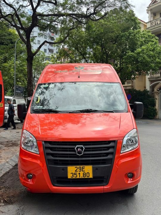 Xe Thăng Long Transport Mặt trước xe Ghế ngồi 16 chỗ