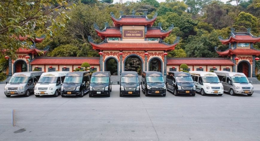 Xe Tùng Tuấn Limousine Mặt trước xe 