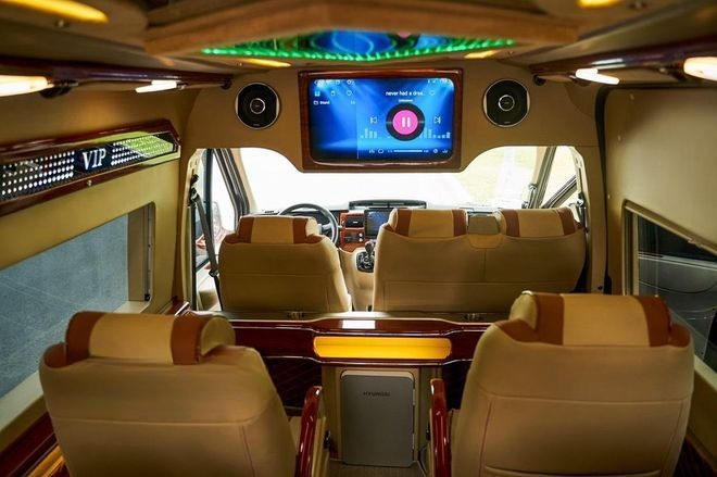 Xe Sóng Việt Nội thất Limousine 9 chỗ