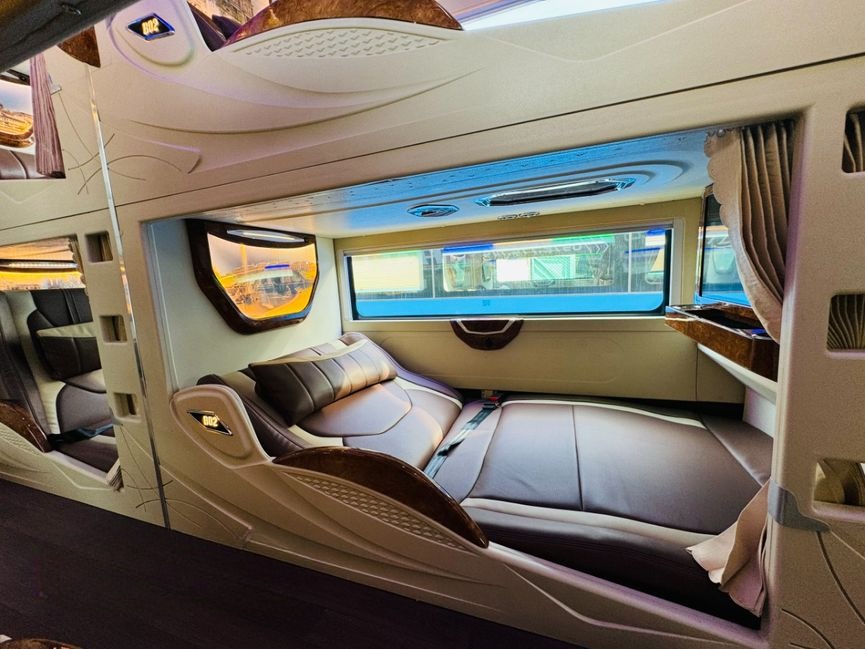 Xe Hải Luân Giường nằm Nội thất Limousine 24 Phòng