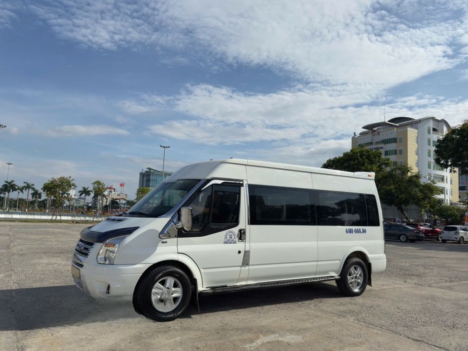 Xe Việt Lào (Đà Nẵng) Bên hông xe Ghế ngồi 16 chỗ