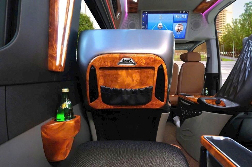 Xe Cúc Tùng Limousine Ghế ngồi Tiện ích Nội thất Limousine 9 chỗ