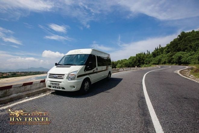 Xe HAV Limousine Mặt trước xe Limousine 9 chỗ VIP