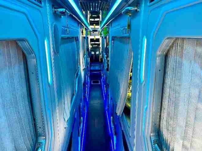 Xe Thảo Hồng Nội thất Xe 22 Phòng VIP