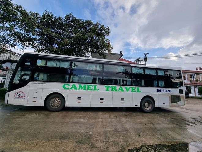 Xe Camel Travel Bên hông xe 
