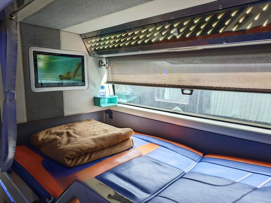 Xe Hiền Hựu Giường nằm Tiện ích Limousine cabin 22 chỗ