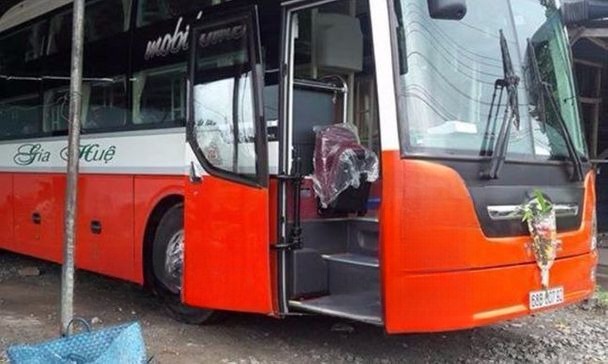 Xe Gia Huệ Mặt trước xe Bên hông xe Giường nằm 41 chỗ